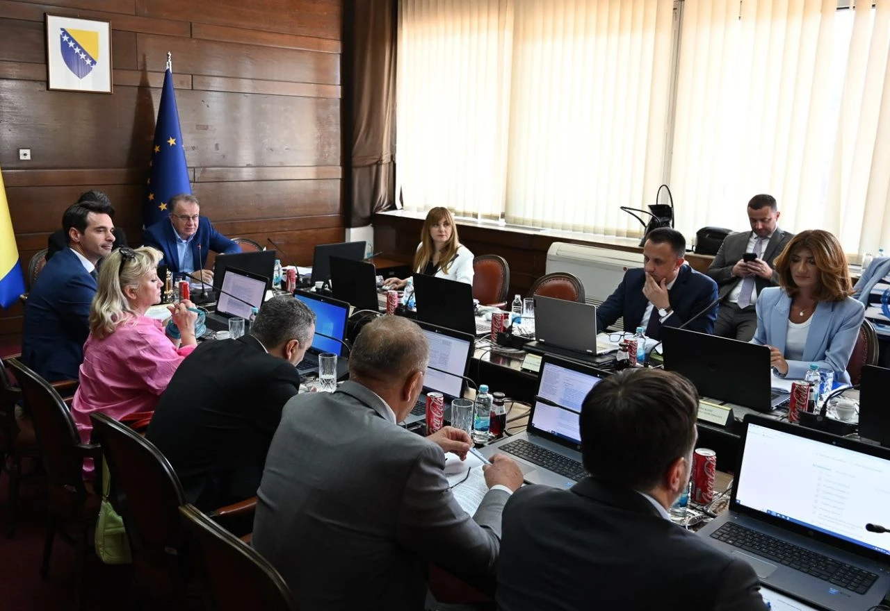 Vlada FBiH ulaže 17,5 milijuna KM u obnovljive izvore i modernizaciju industrije