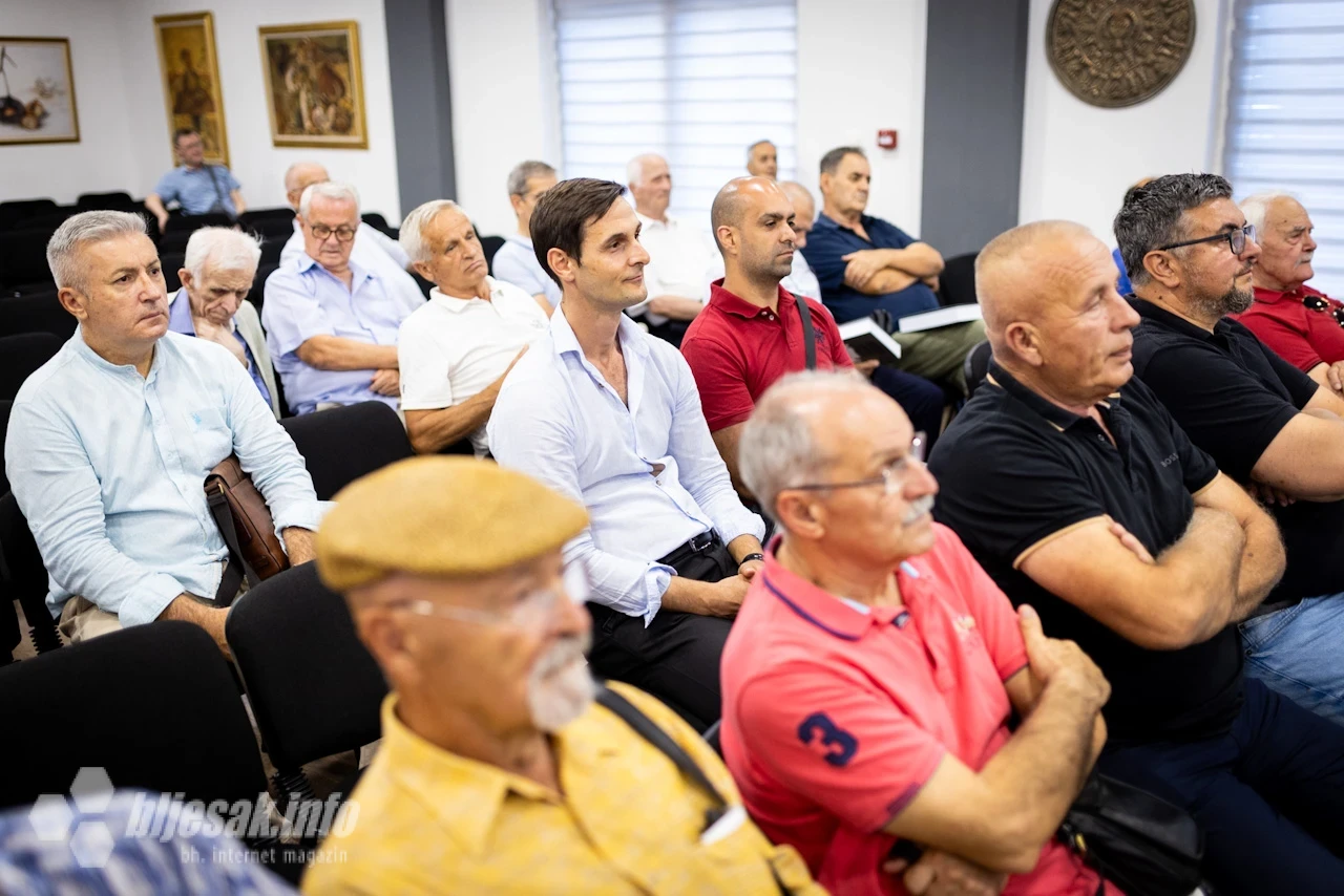 Knjiga "Brčko Arbitraža (1996-1999)" autora prof. dr. Ejupa Ganića promovirana je u Centru za kulturu u Mostaru
