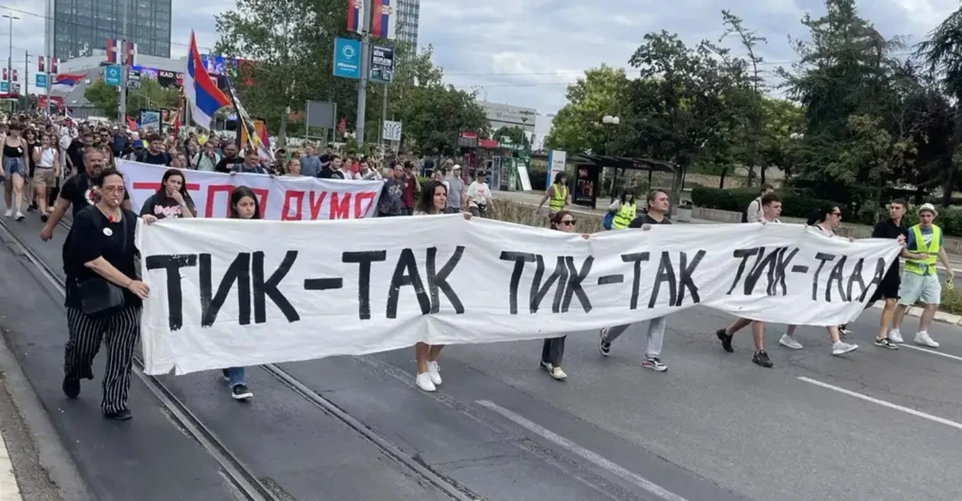 Počelo okupljanje na Slaviji: Pristižu stotine građana i studenata
