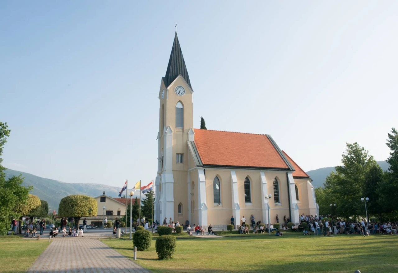 FOTO | Blagdan Srca Isusovog proslavljen u Bijelom Polju