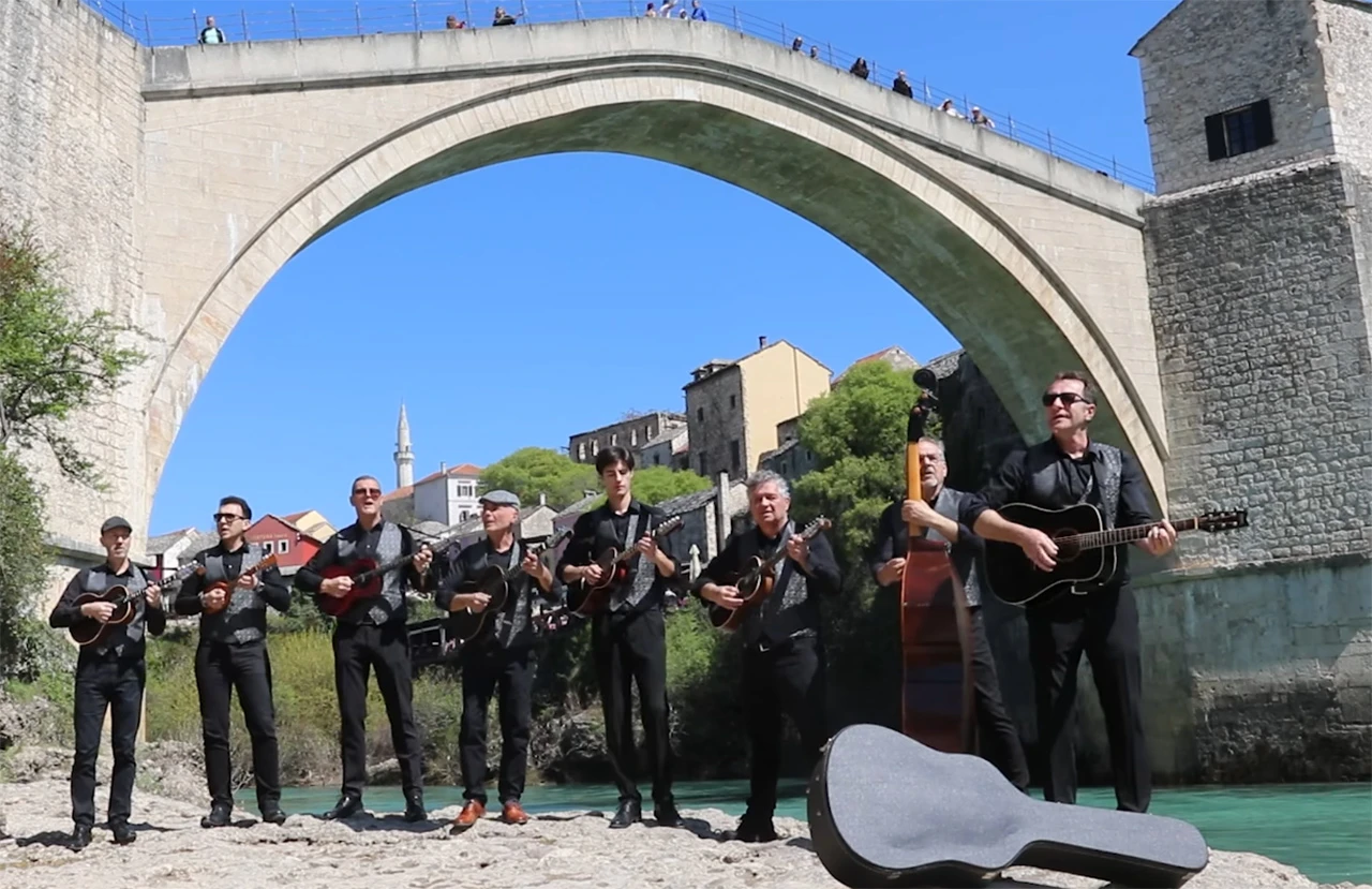 VIDEO | Mostarski tamburaši s novim hitom: "Vjetre s Neretve" stiže s mirisom ljeta