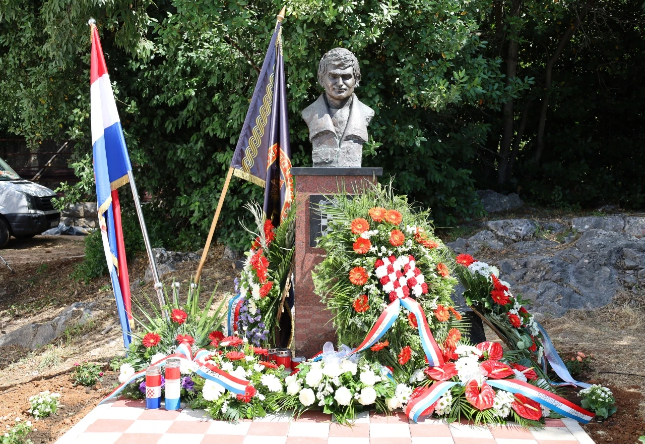 Svečano otkrivena bista Anti Gašparu: Heroj koji je smrtno stradao u Hercegovini