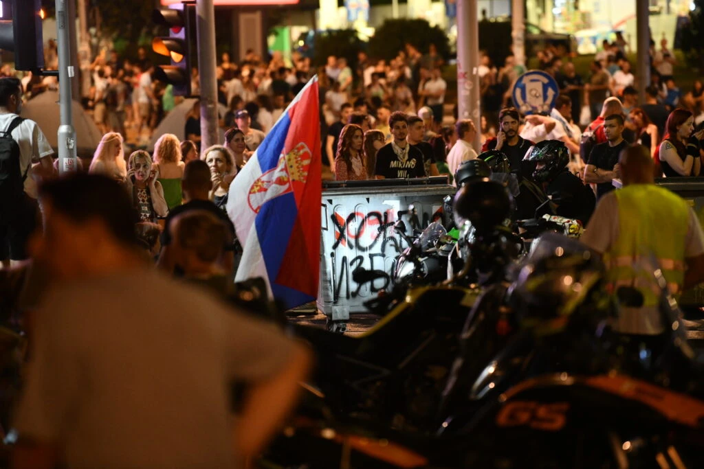 Vučić uhićuje, a građani prosvjeduju: Blokiran Beograd i još desetak gradova