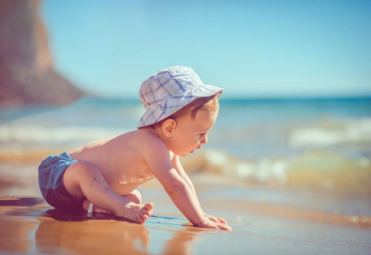 Policajac otkrio kako prepoznati snima li vam netko dijete na plaži ili bazenu