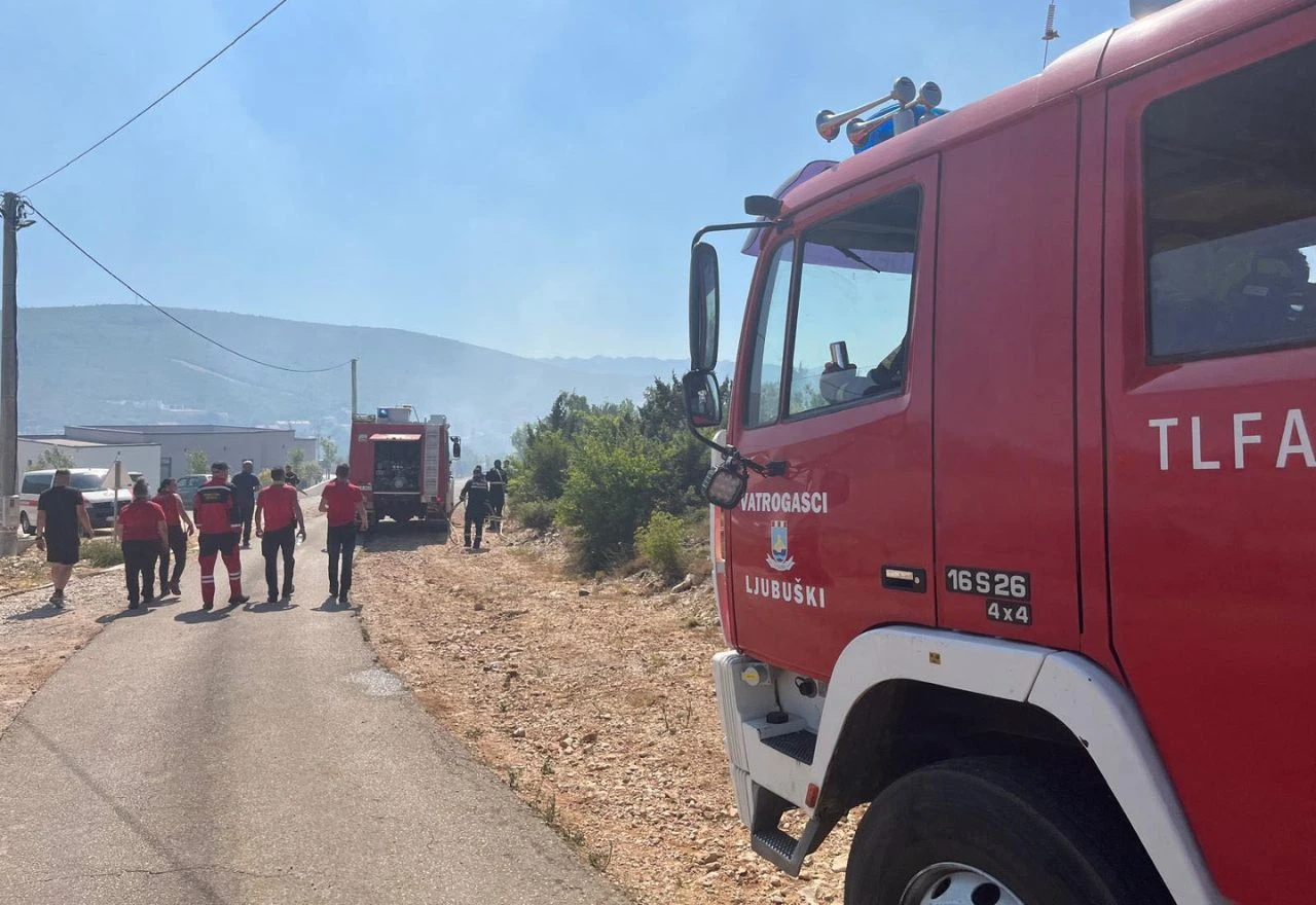 Potvrđeno za Bljesak: Ugašeni požari u Grudama i Ljubuškom, vatrogasci i dalje na terenu
