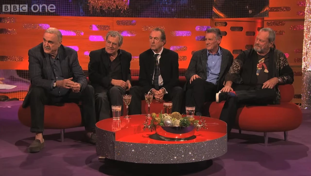 Monty Python na aukciji: Rijetki kostimi i rekviziti iz posljednjeg nastupa u O2 areni