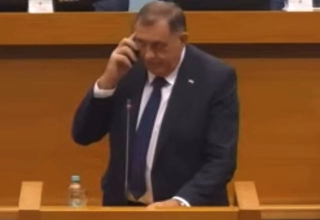 Dodik uživo nazvao pilota kako bi demantirao opoziciju: "Zadnji put smo letjeli za Britaniju 2022.,2023."