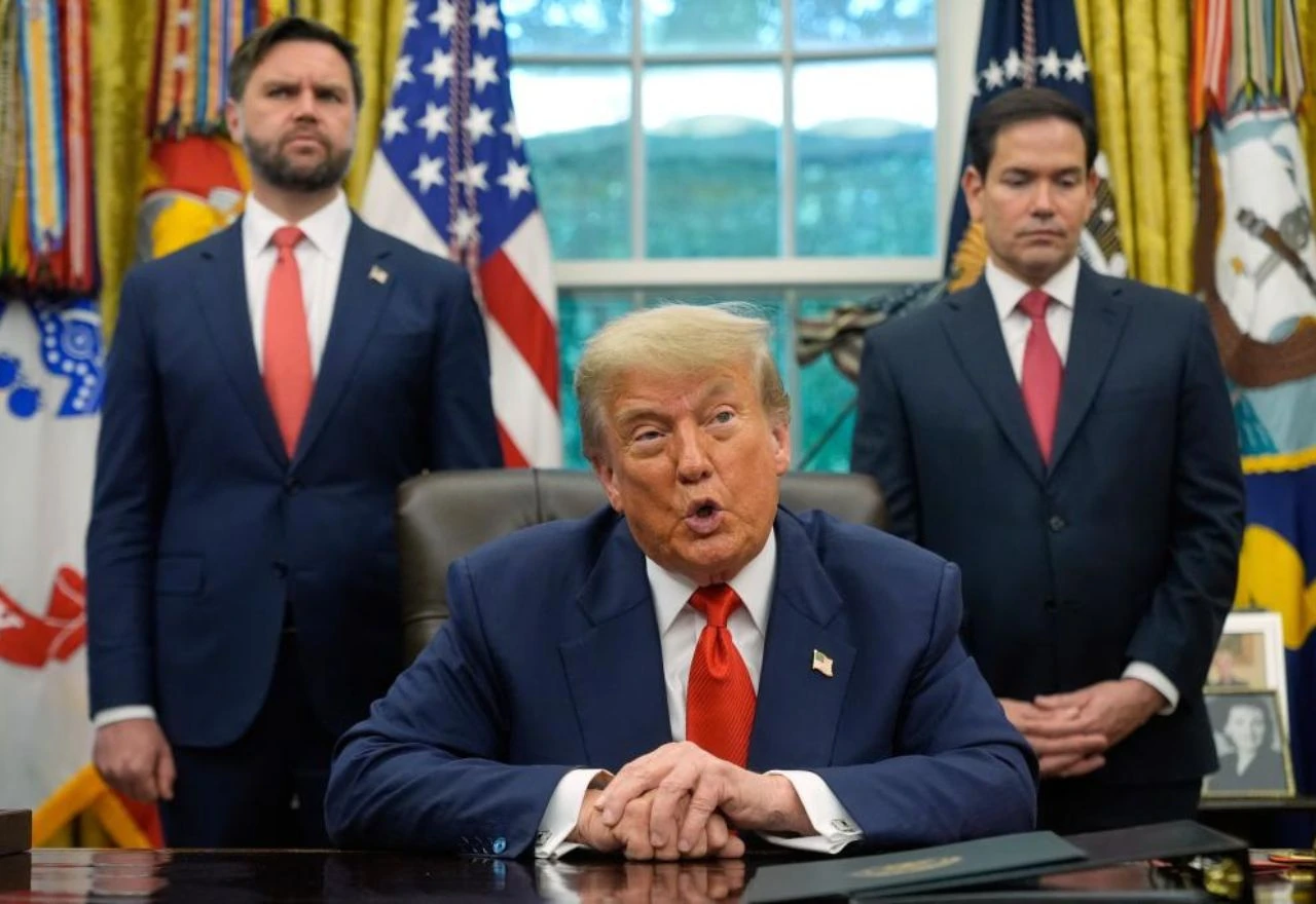 Senat SAD-a usvojio Trumpov porezni zakon, odlučujući glas dao JD Vance