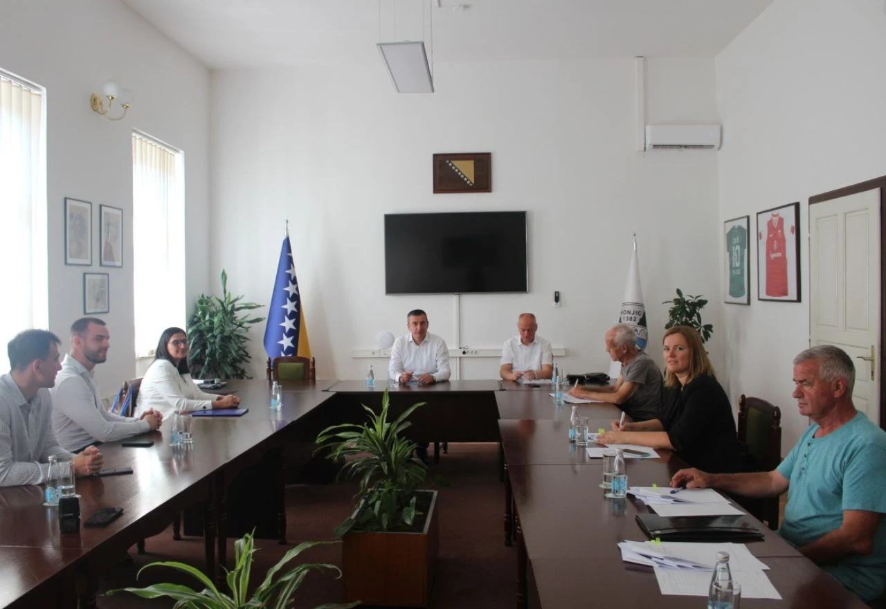 U Konjicu uručeni ugovori za obnovu kuća uništenih u poplavama i klizištima