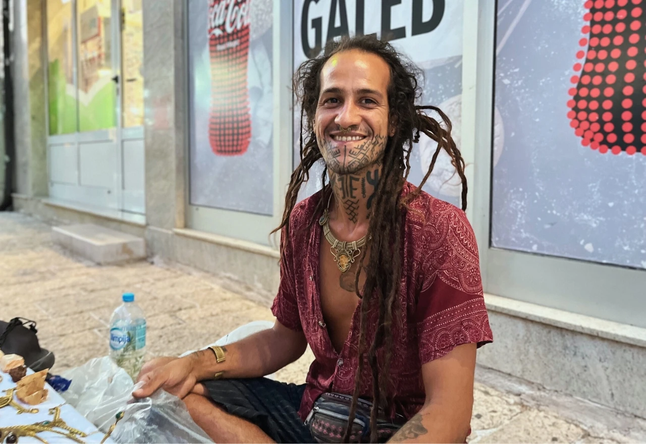 FOTO | Brazilski umjetnik izrađuje unikatni nakit u Mostaru