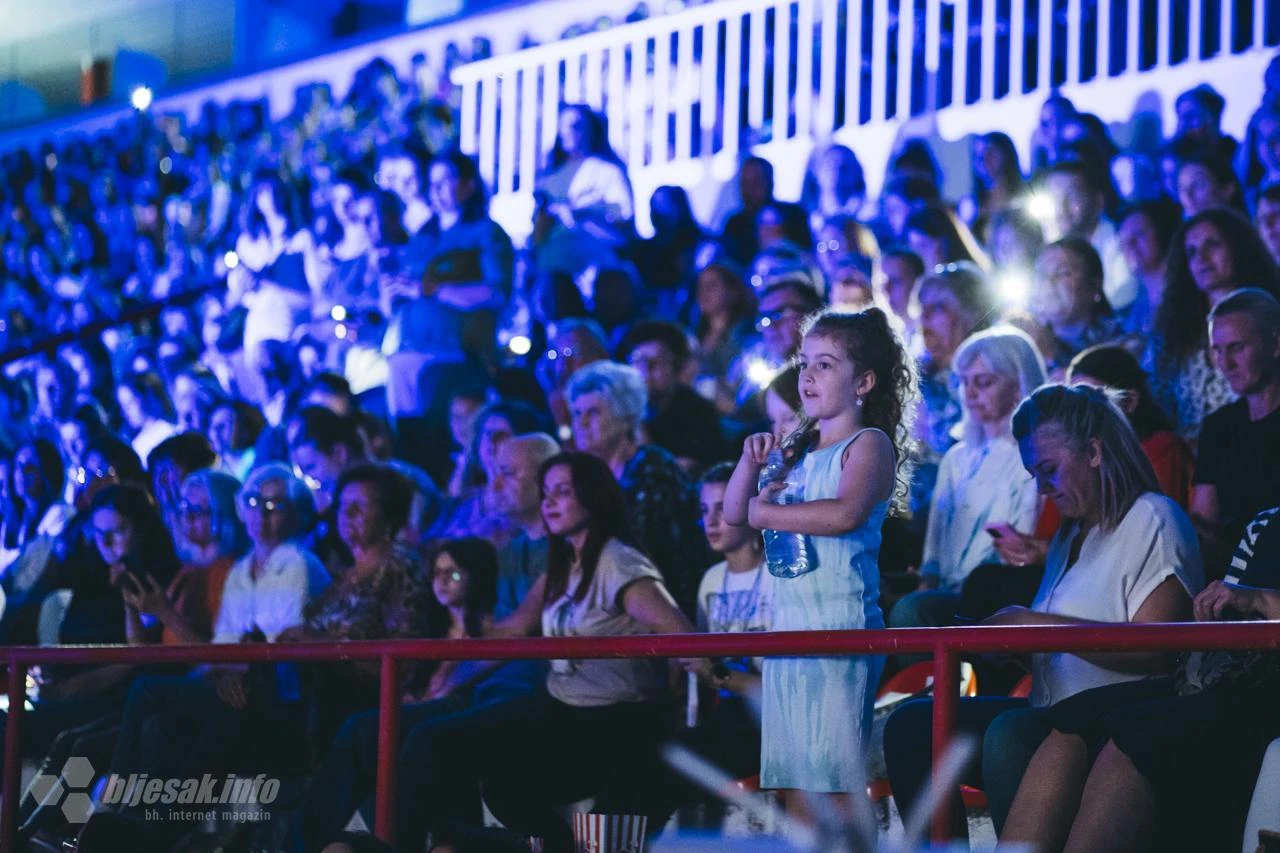 Savjeti psihologinje: Kako se nositi s anksioznošću u gužvi na koncertima i festivalima?