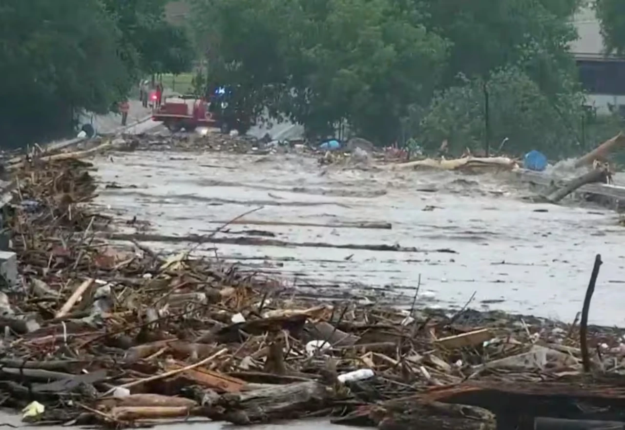 VIDEO | Teksas pogođen iznenadnim poplavama, ima žrtava