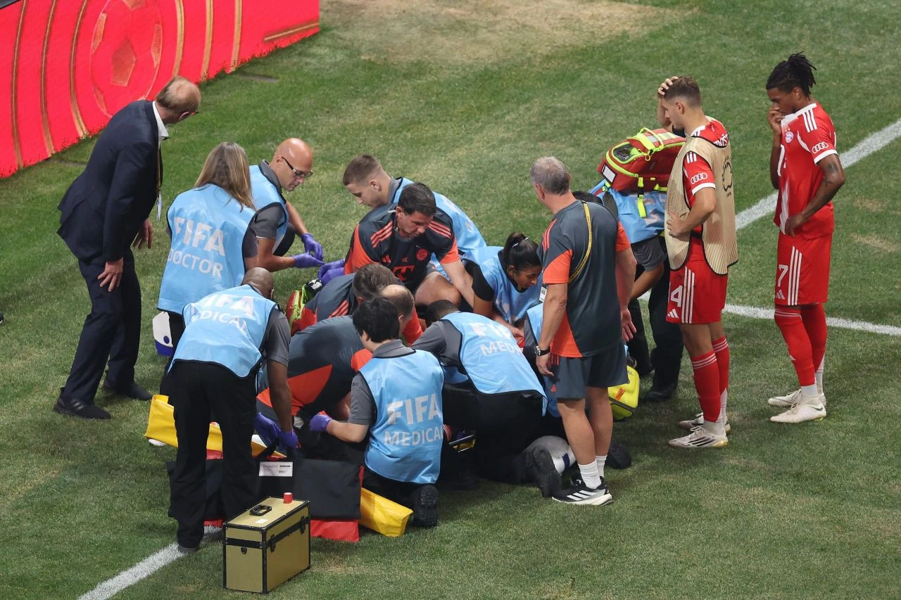 Neuer kritizira Donnarummu, Kompany užasno ljut