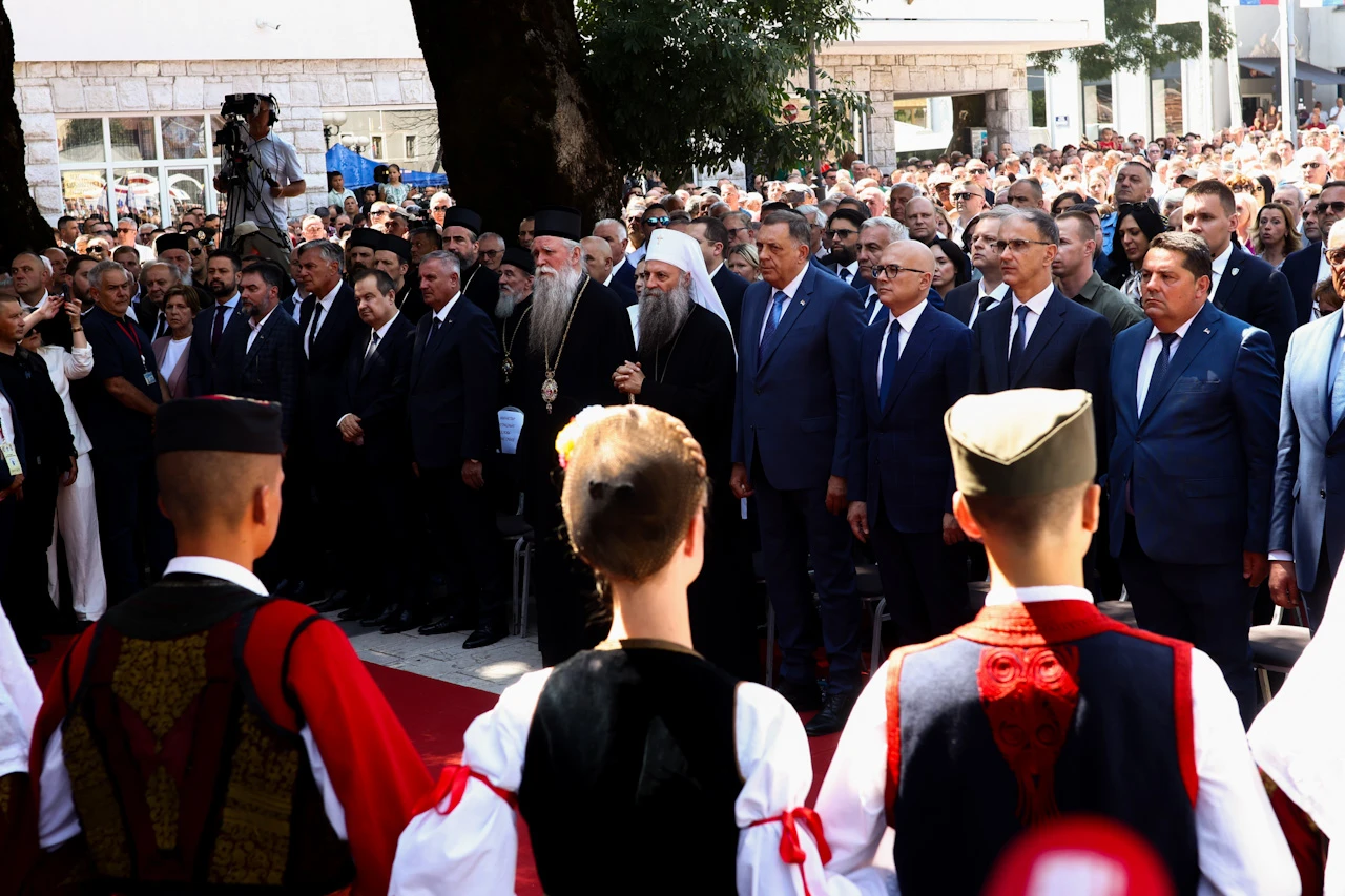 FOTO | Počela svečana akademija na Trgu slobode u Nevesinju