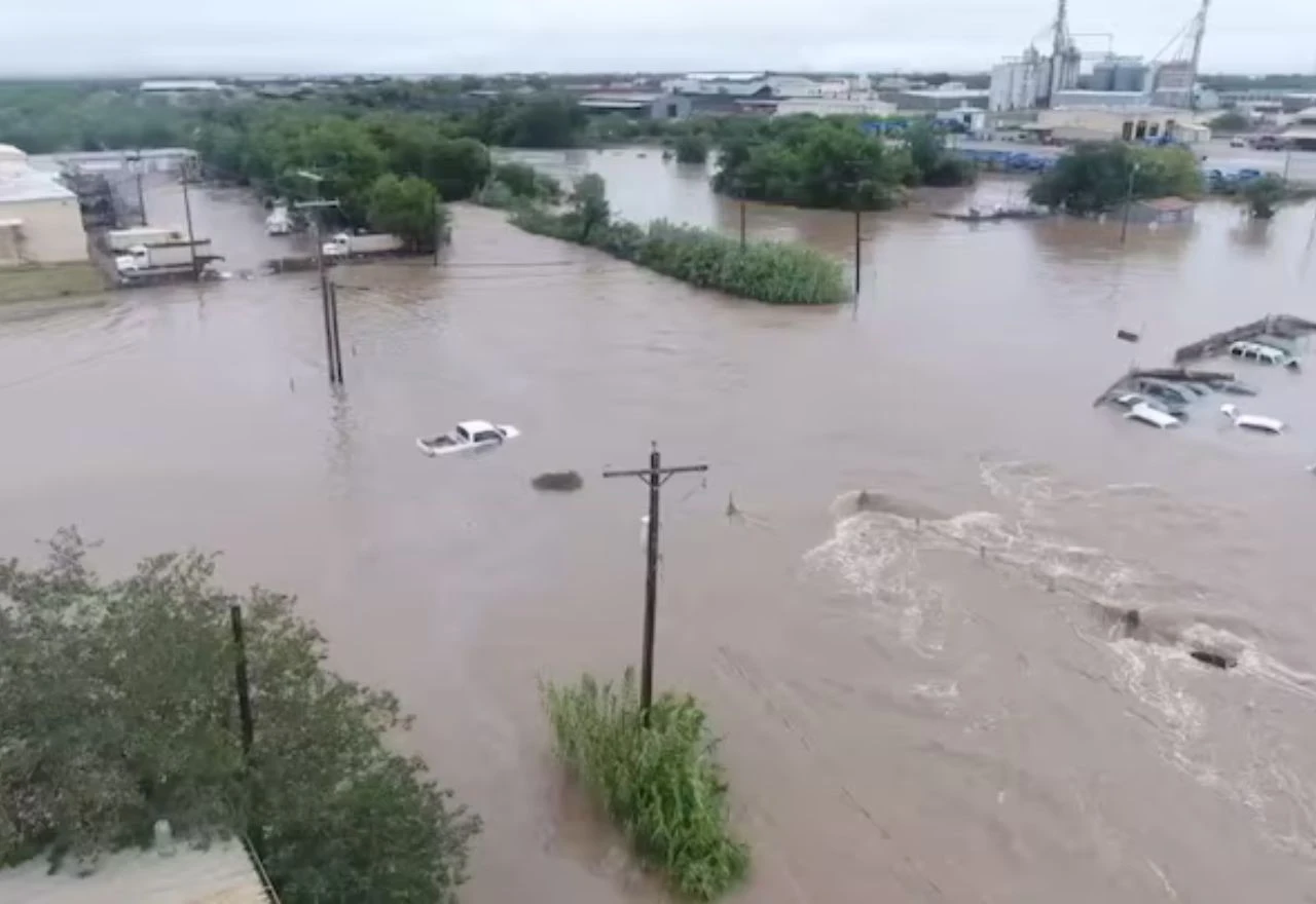 VIDEO | Broj poginulih u poplavama porastao na više od 100