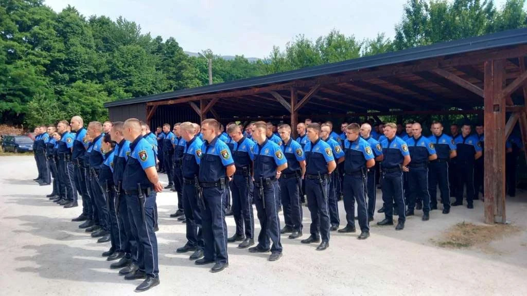 Središnja Bosna dobila 99 novih policajaca