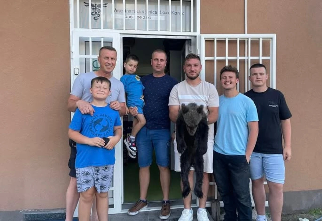 Kod Konjica spašeno mladunče medvjeda