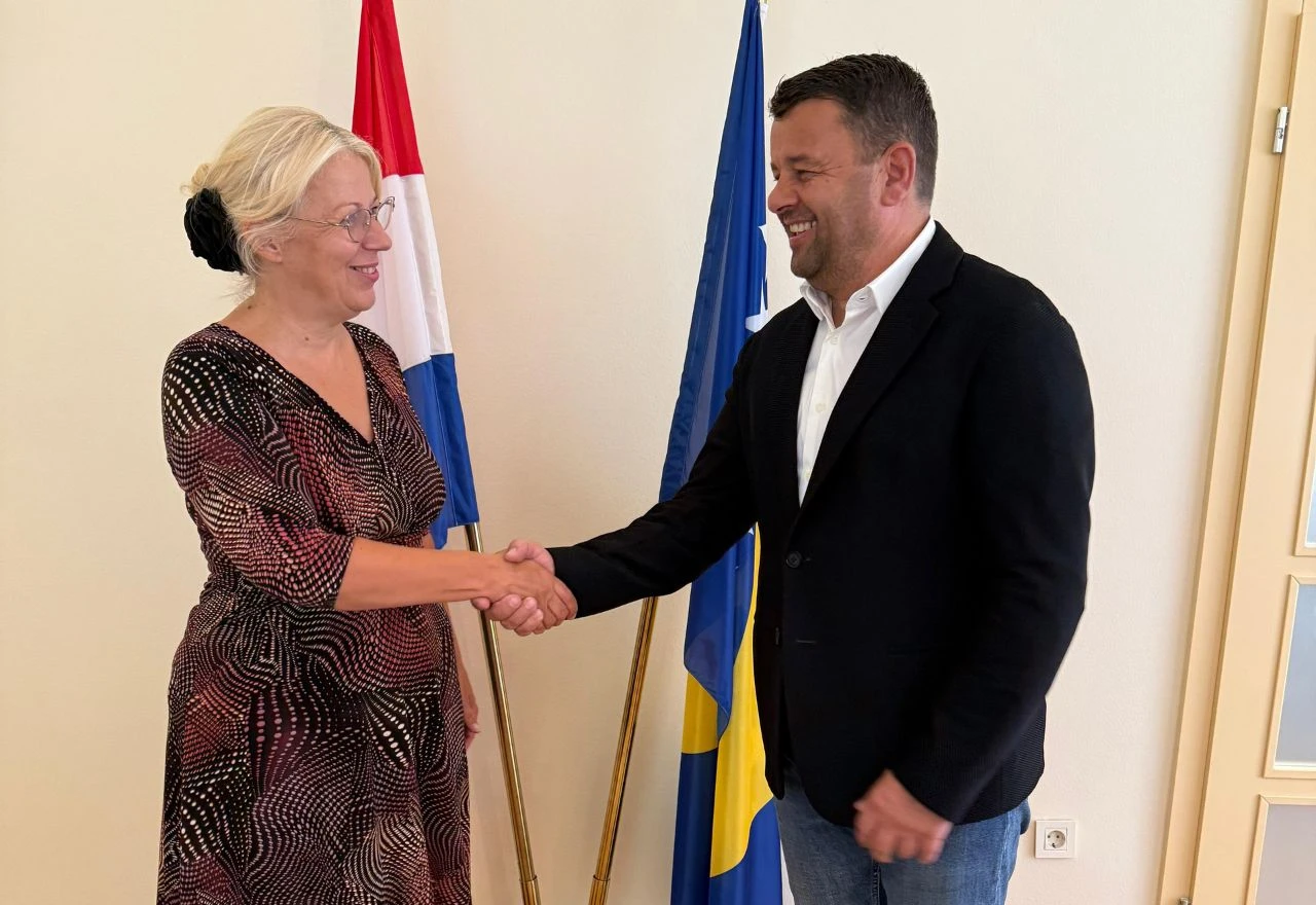 Zagreb: Hrvatska pošta izdala marku u čast Srebrenice