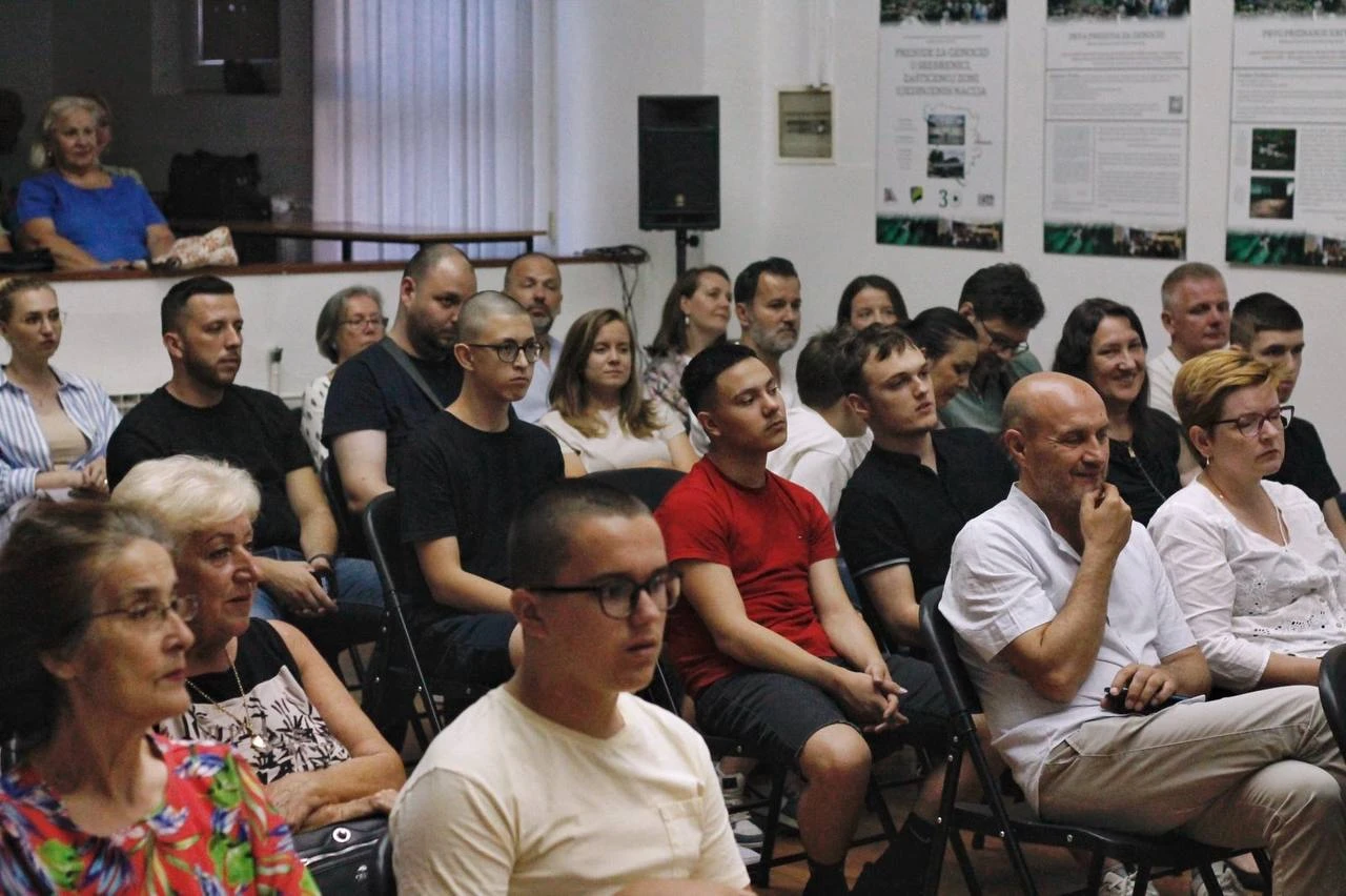 Večer glazbe i emocija u Tuzli: Finale Guitar Weeka u Ateljeu Ismet Mujezinović