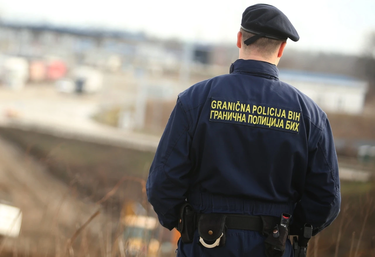 U Grudama spriječeno krijumčarenje 11 migranata, među njima sedmero maloljetnika