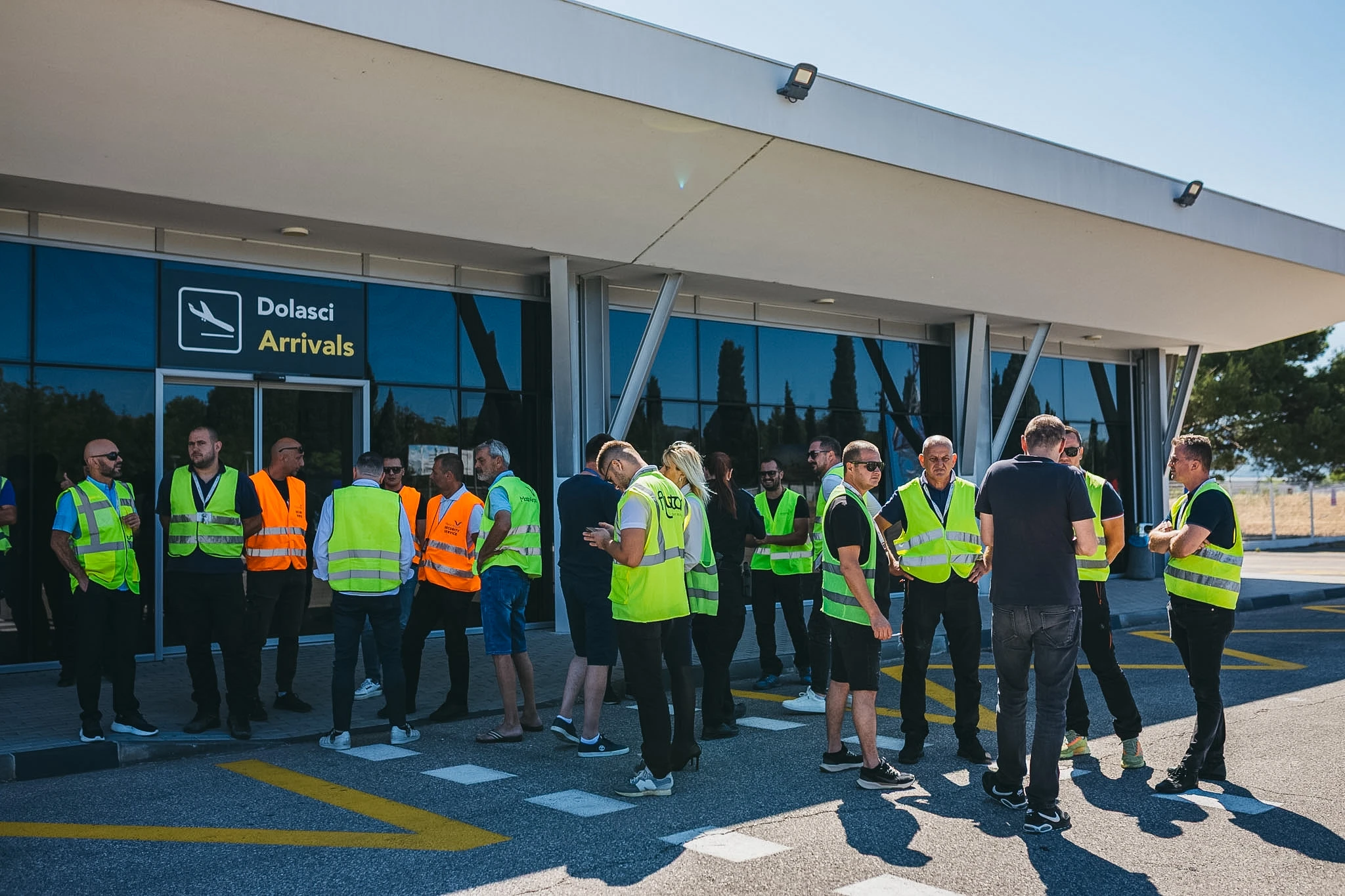 Sindikati Aerodroma Mostar održali štrajk