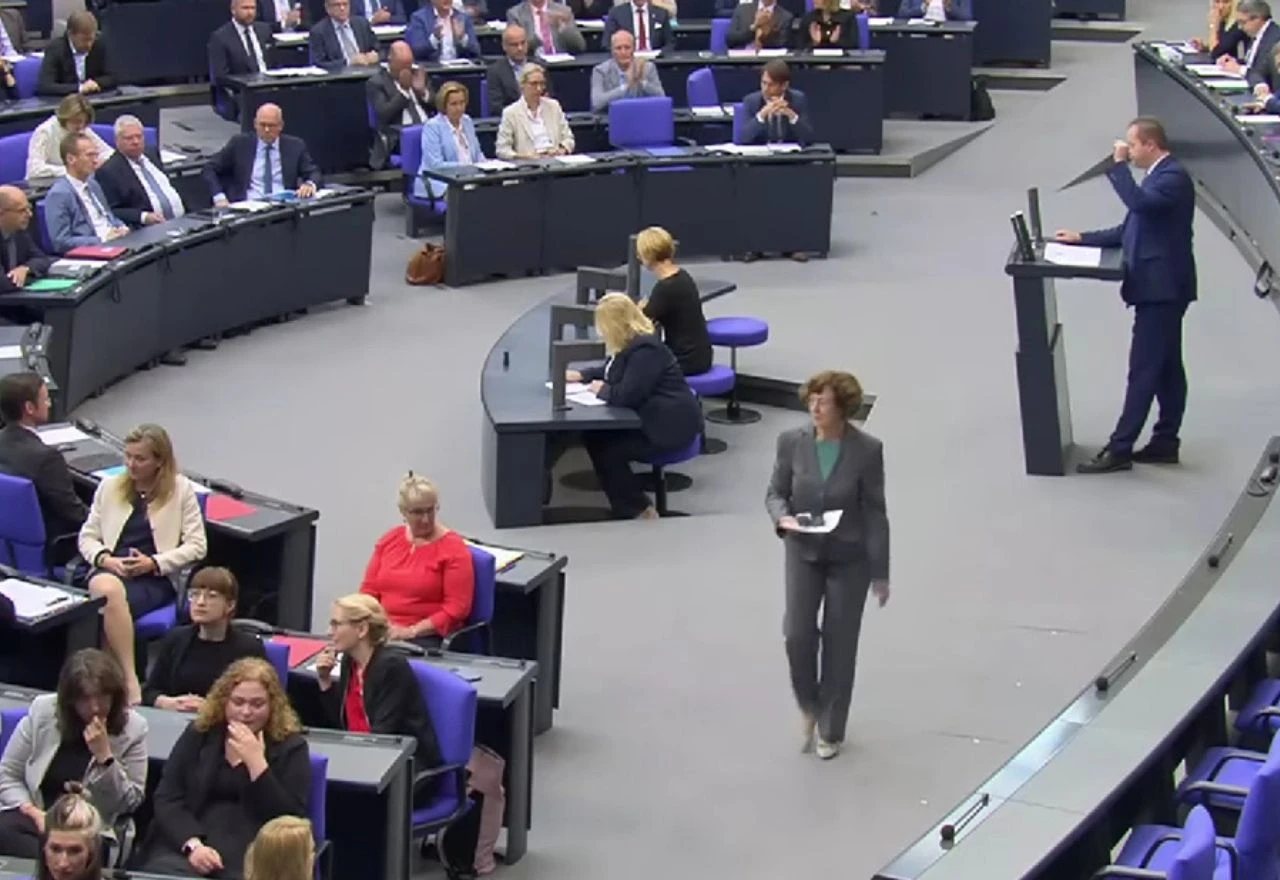 Njemački parlament raspravljao o Srebrenici. AFD-ovac: Srbi su poštedjeli žene i djecu