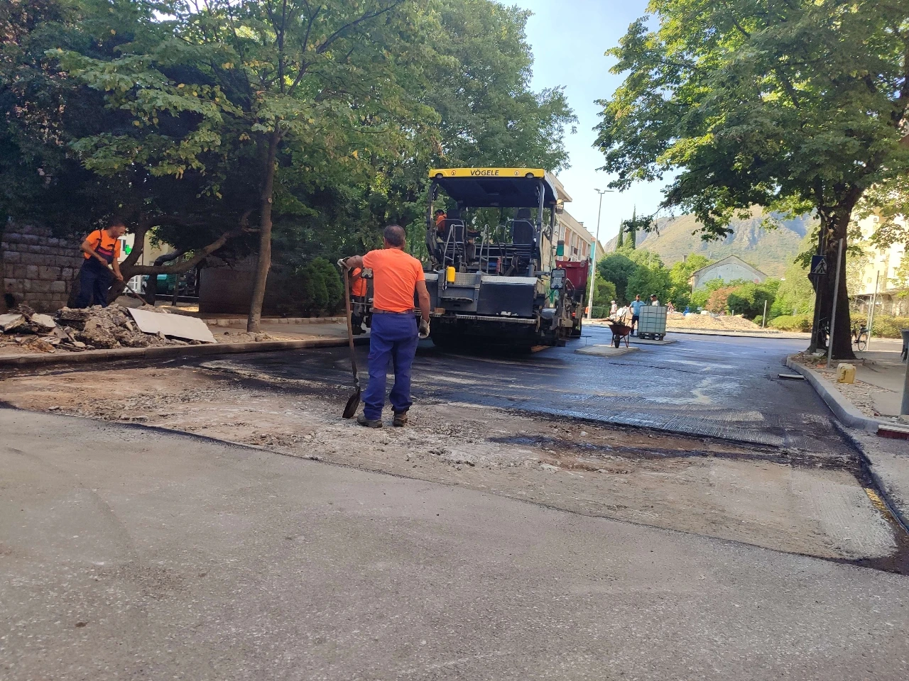 Mostar: Počelo asfaltiranje u Šantićevoj, posebna regulacija prometa narednih dana