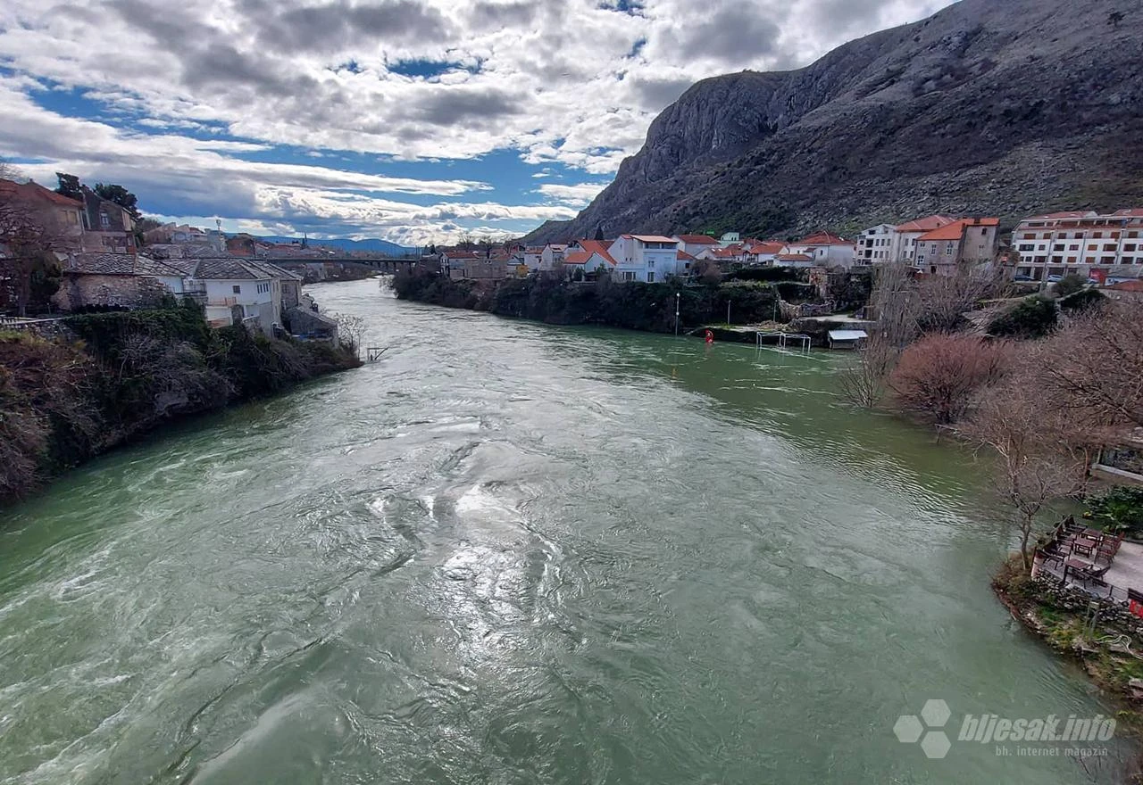 Mostar: U Neretvi pronađeno tijelo muškarca