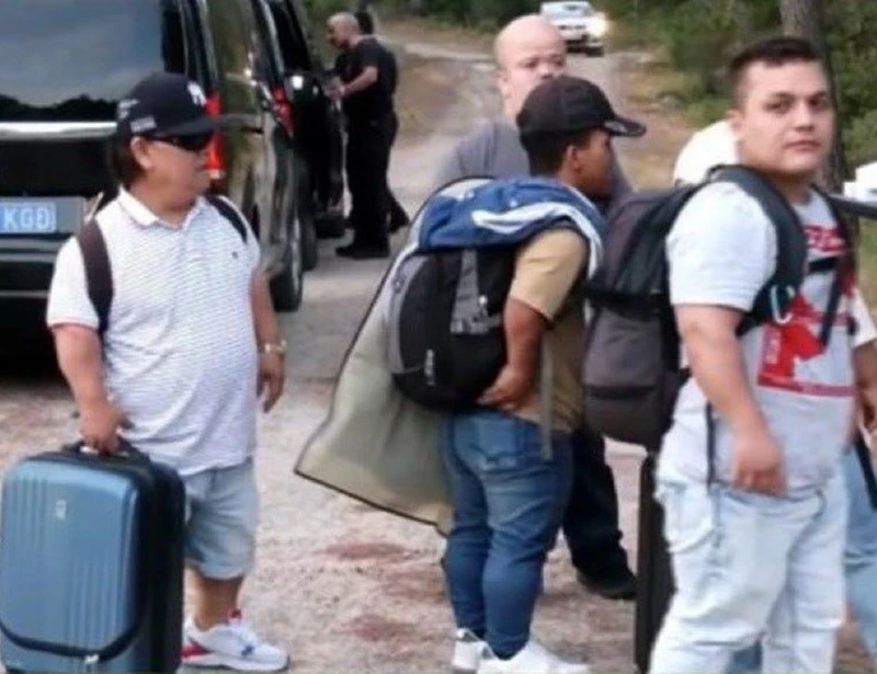 Oglasio se jedan od patuljaka: Nismo majmuni sa sajma