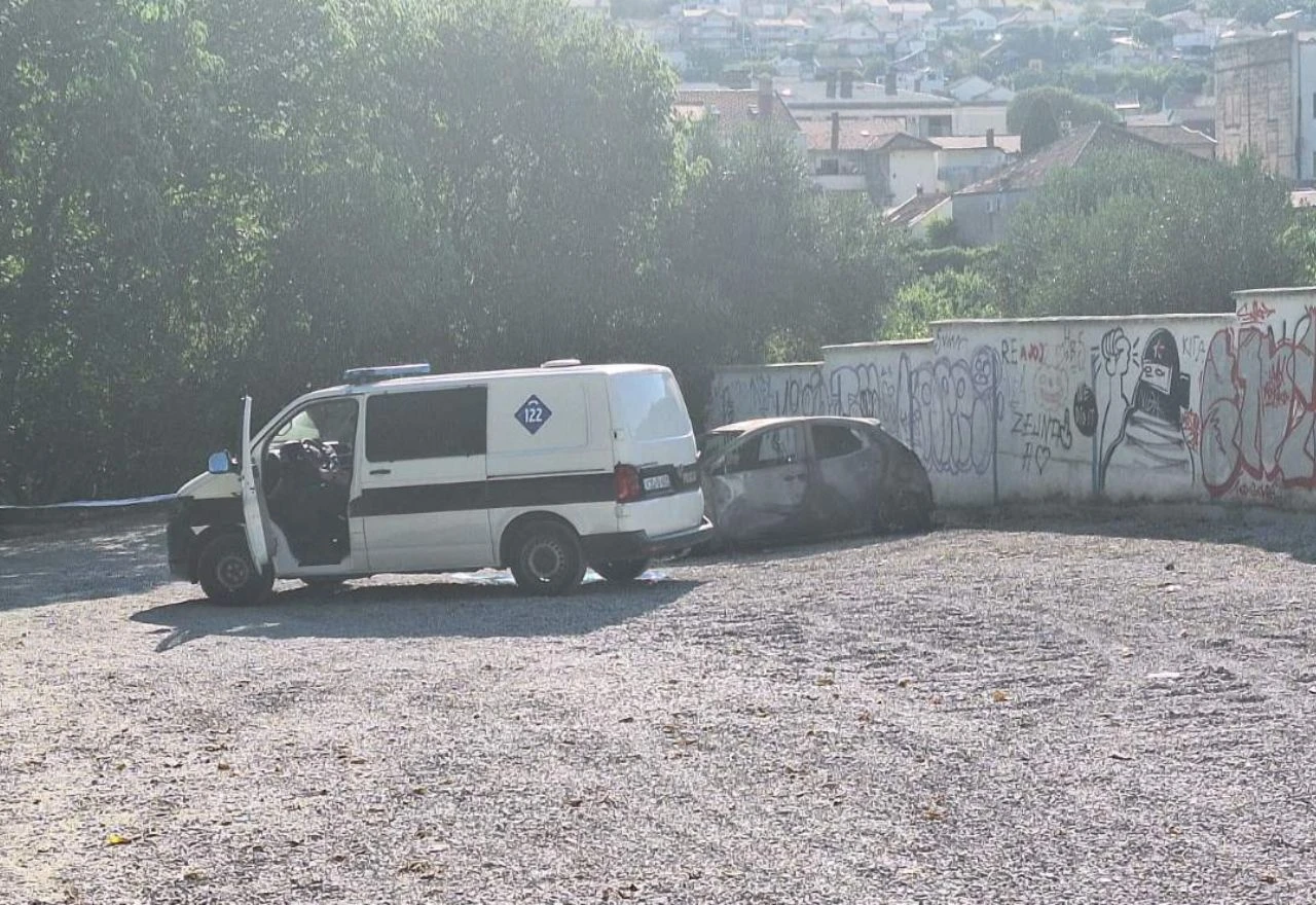 Mostar: U Cernici gorio automobil