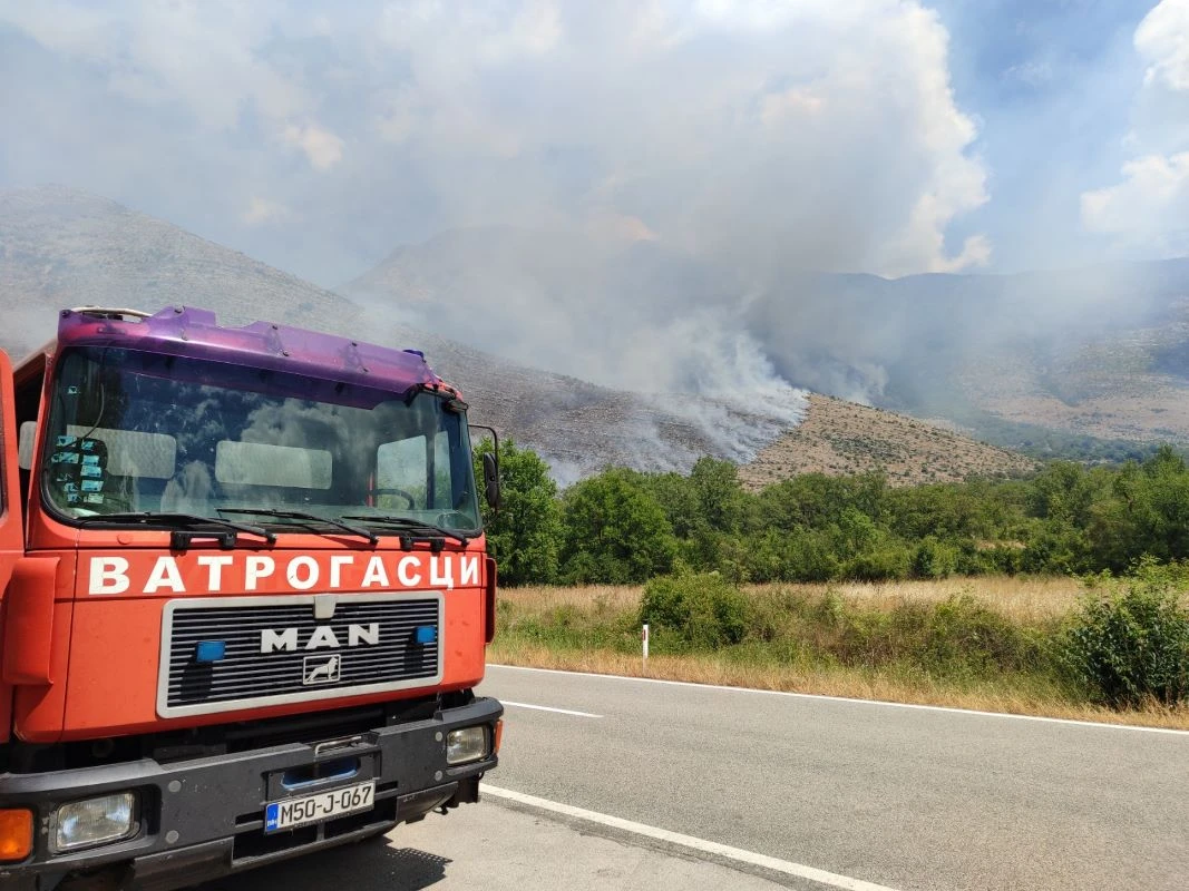 Požari u okolini Trebinja i dalje aktivni, u toku gašenje vatre u Mrkonjićima