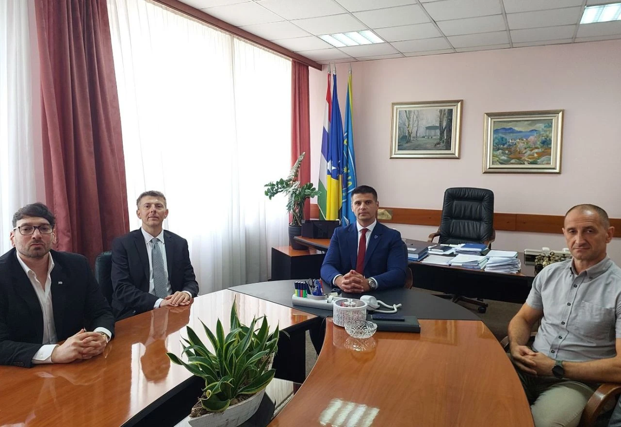 Amir Gross Kabiri na sastanku s ministrom policije Marićem