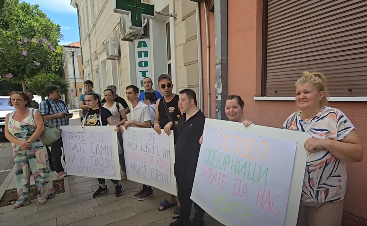 Vukanović iz Trebinja: ''Policija pokušala spriječiti prosvjed djece i roditelja sa smetnjama u razvoju''