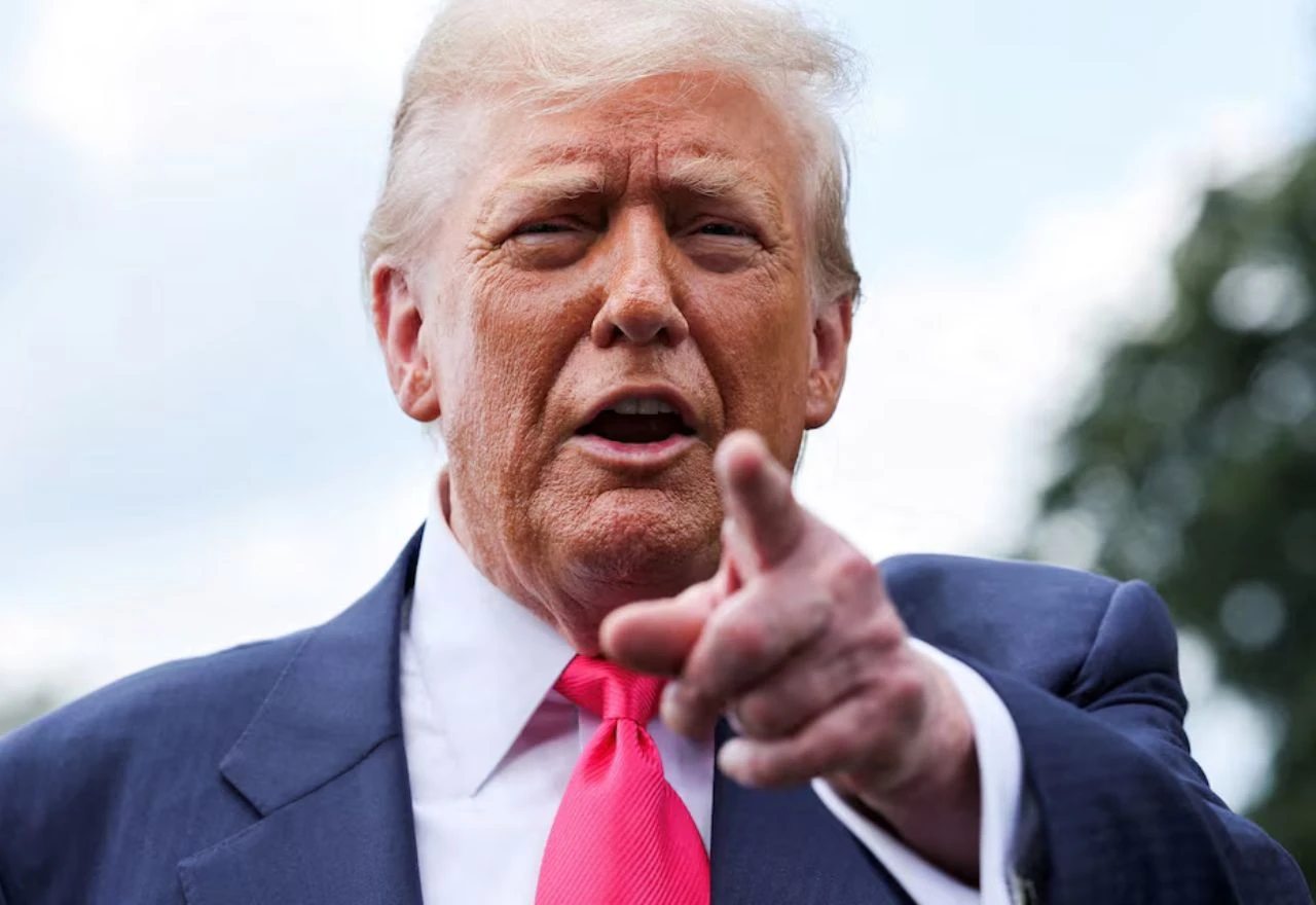 Trumpovo ime na rođendanskom pismu Epsteinu s eksplicitnim crtežom
