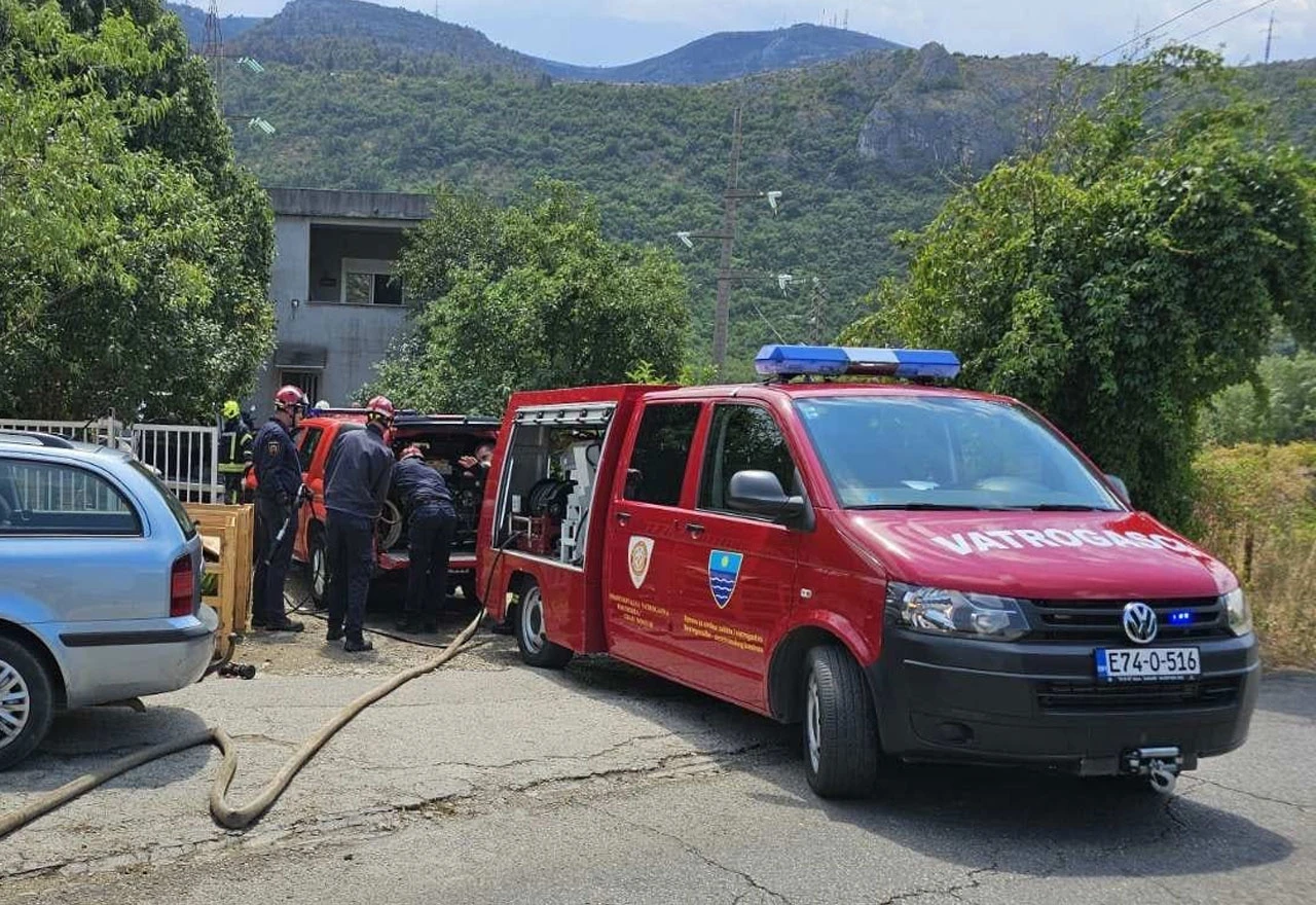 Požar na Gubavici ugašen iza ponoći: Vatrogasci jutros provjeravaju teren