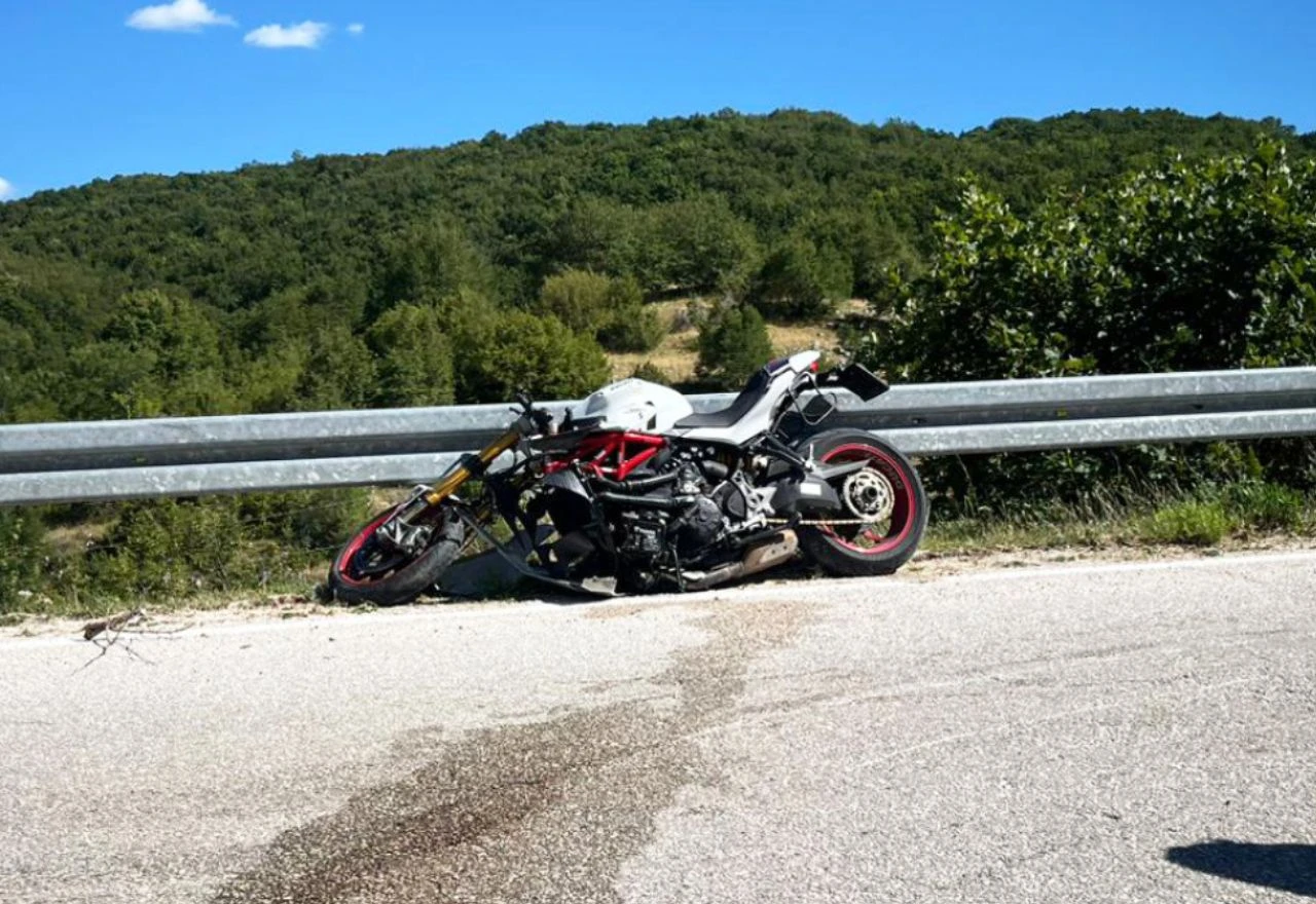 Češki državljanin s motociklom sletio s ceste, prevezen u SKB Mostar