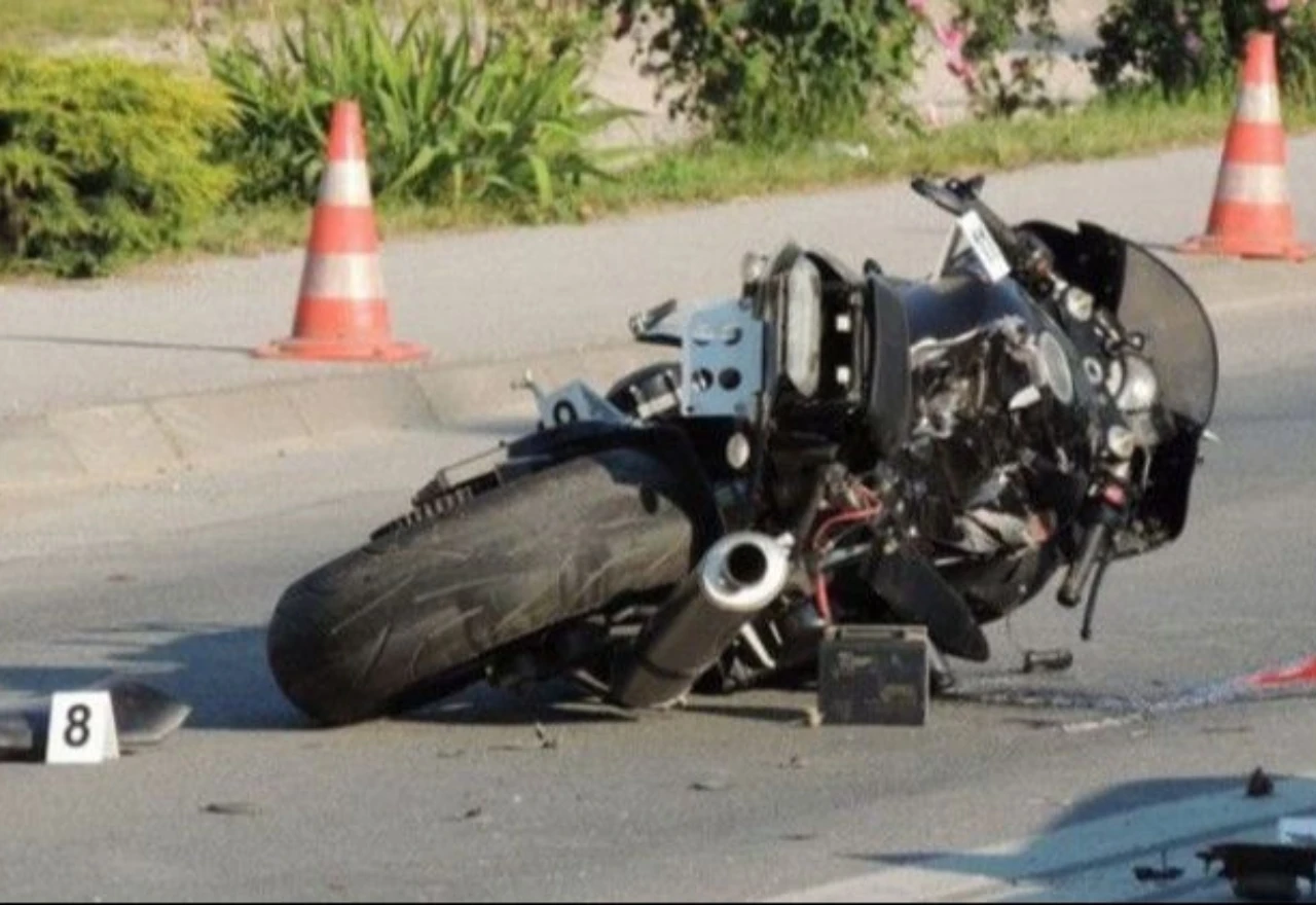 Maloljetni motociklist poginuo u teškoj prometnoj nesreći
