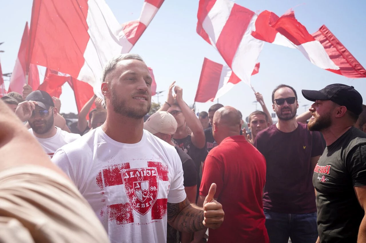 Arnautovića dočekao veliki broj navijača Zvezde u Beogradu