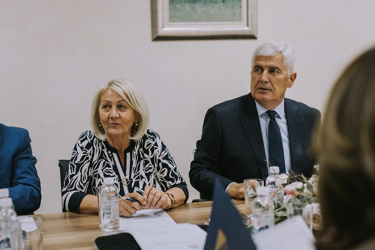 HDZ BiH: Osuđujemo napade na hrvatski narod u BiH, vjerske simbole i spomen obilježja