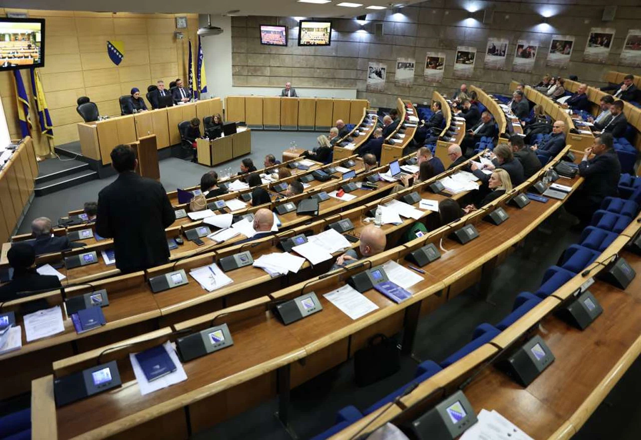 Zastupnici danas o stanarskim pravima, stanju u mirovinskom sustavu FBiH i zaštiti od požara
