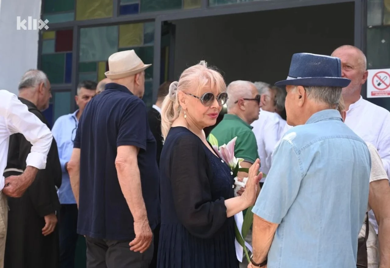 Građani i umjetnici odali počast Josipu Pejakoviću u Sarajevu