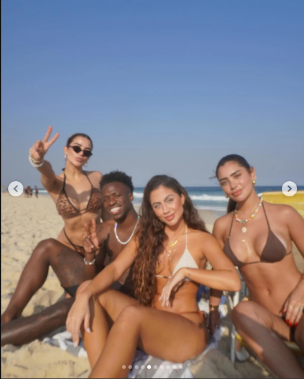 Influencerica se pohvalila fotografijama: Vinicius u društvu tri ljepotice