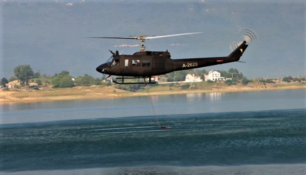 VIDEO/FOTO: Helikopter OS BiH gasi požar iznad Prozor-Rame, očekuje se pomoć kanadera iz Hrvatske