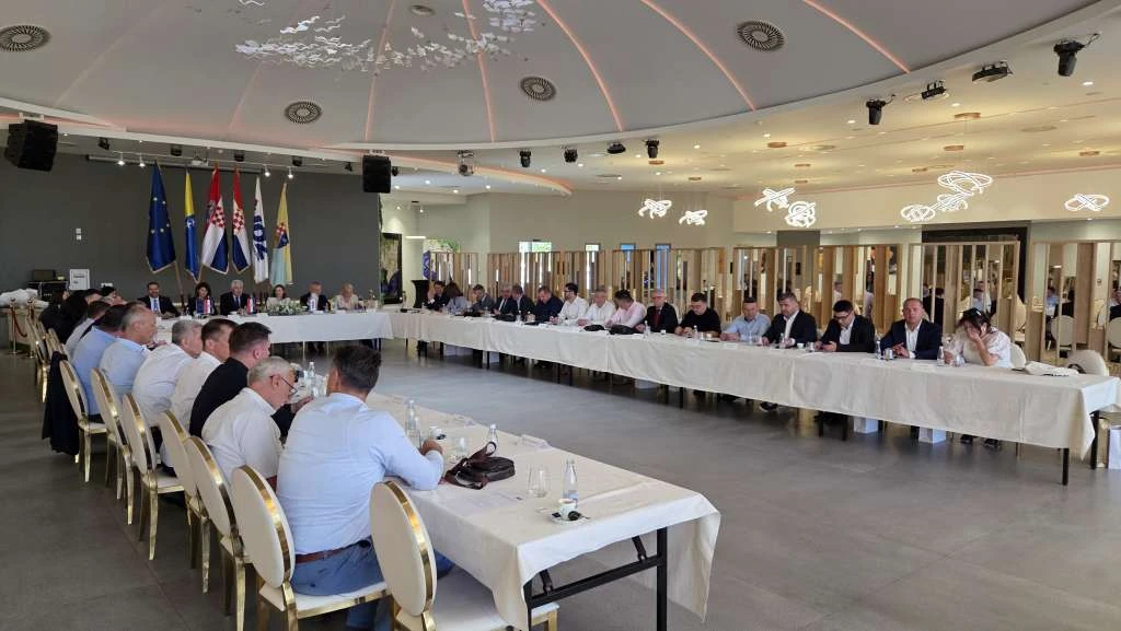 Sastanak HDZ-a BiH u Čapljini: Fokus na suradnju s Hrvatskom i razvoj lokalnih zajednica