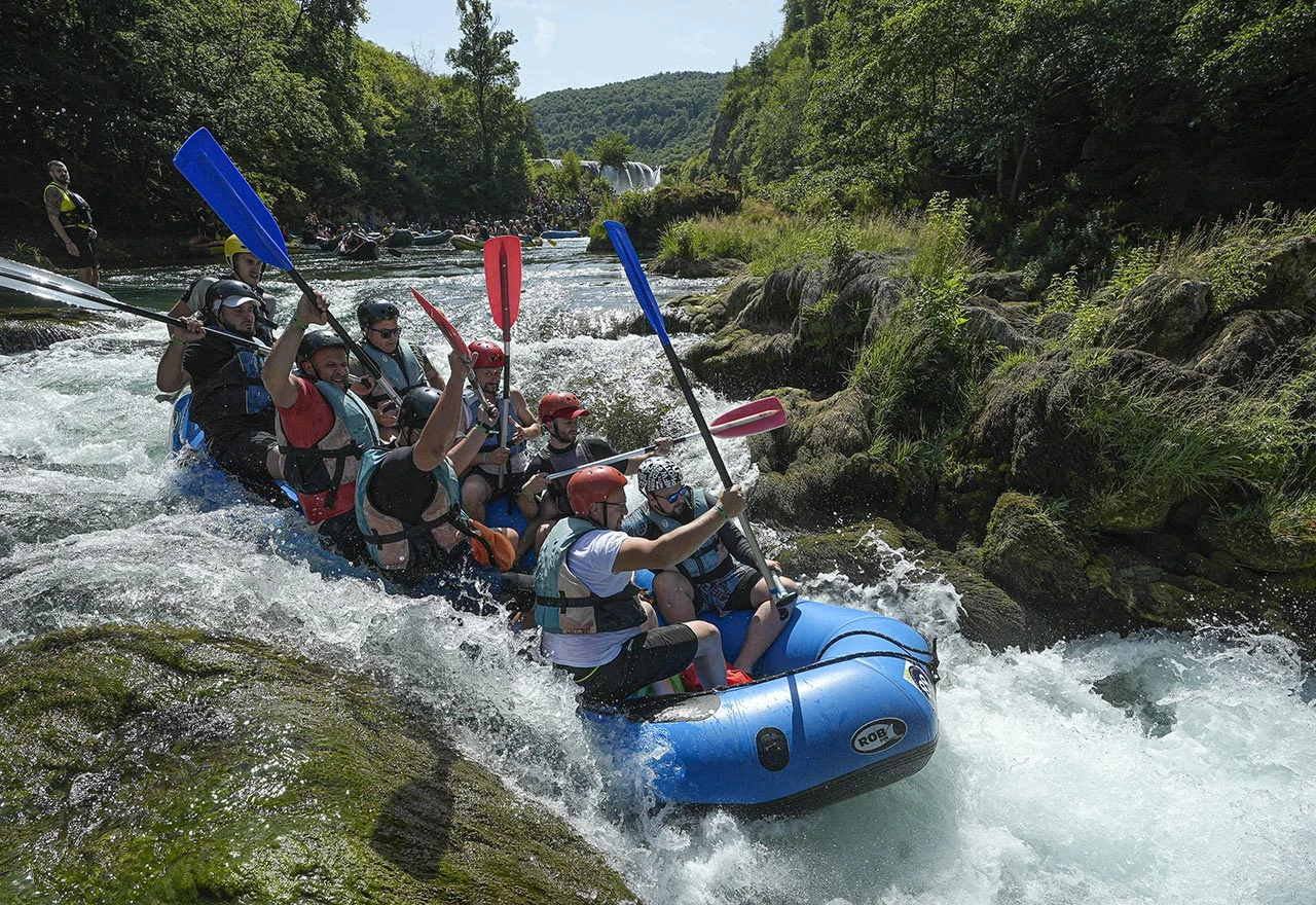 Stotine veslača sudjelovalo u sklopu Una regate
