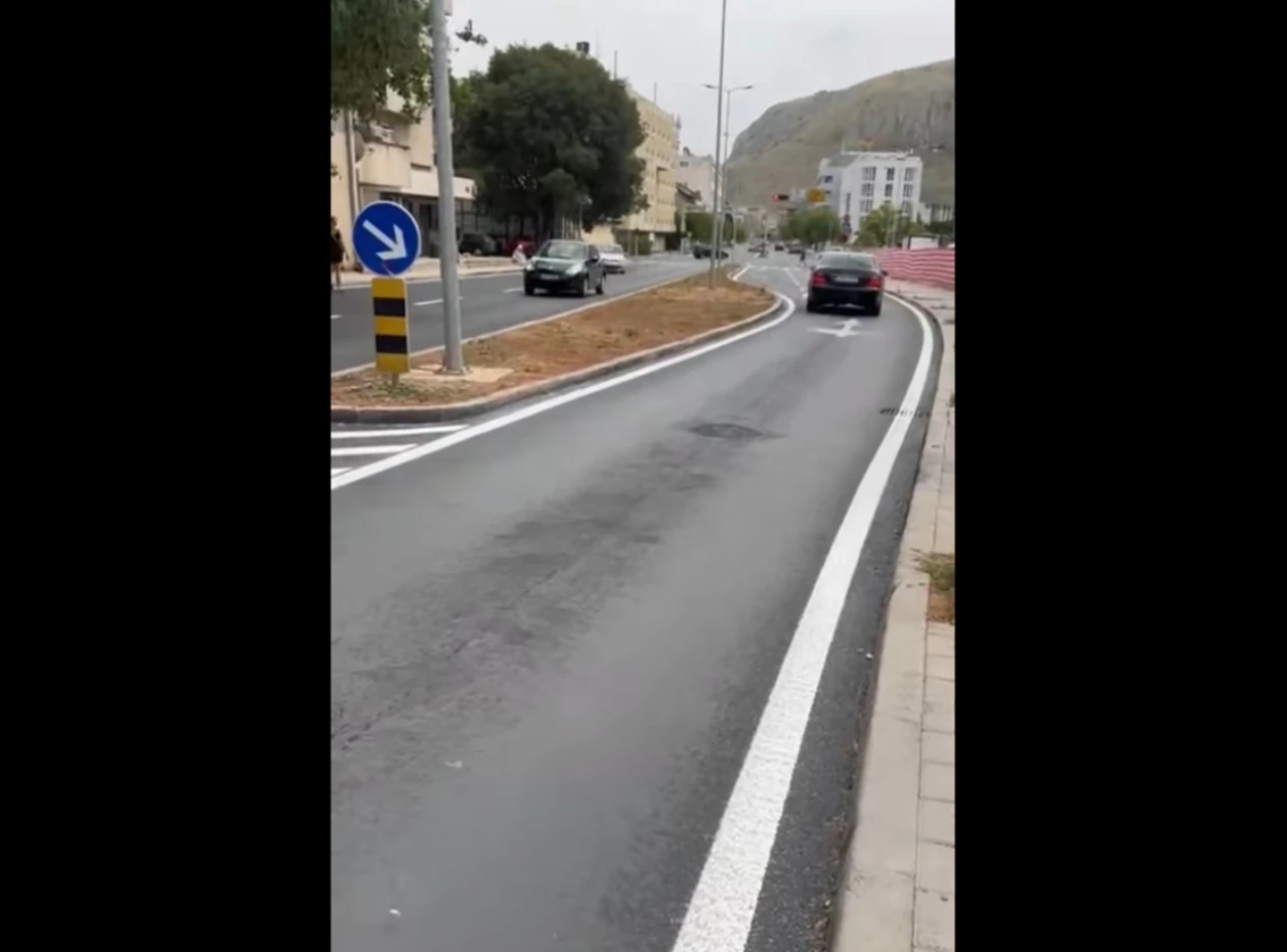 VIDEO | Istopio se novi asfalt u mostarskoj ulici