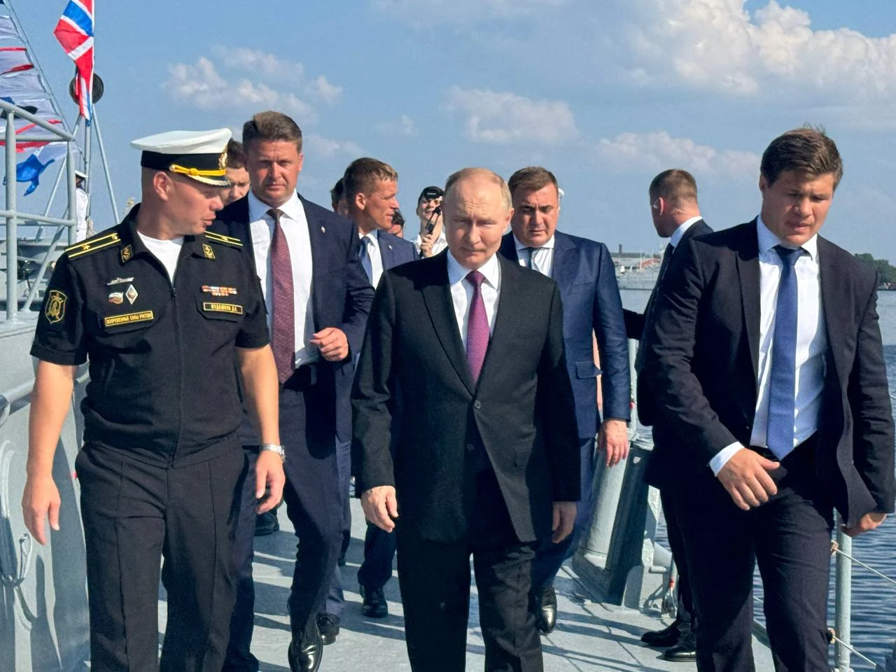 Putin obilježio Dan mornarice unatoč napadima i otkazanoj paradi; oboren 291 ukrajinski dron