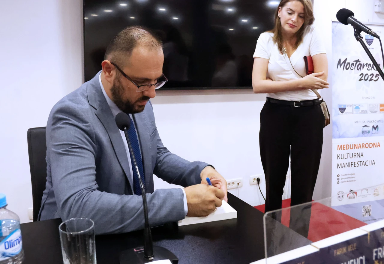 Mostarsko ljeto: Sinoć promocija knjige o Franjevcima, a večeras sjećanje na Olivera Dragojevića