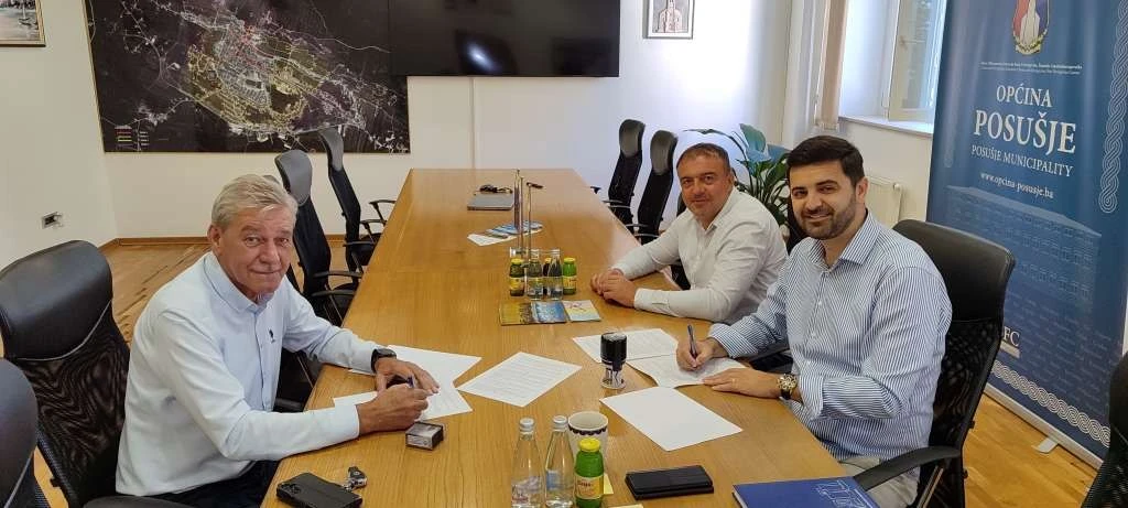 Potpis za početak radova na tribini Mokrog Doca