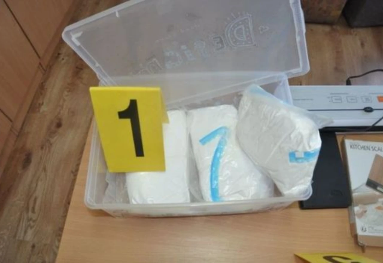 Policija zaplijenila tri kilograma droge i dvije ručne bombe